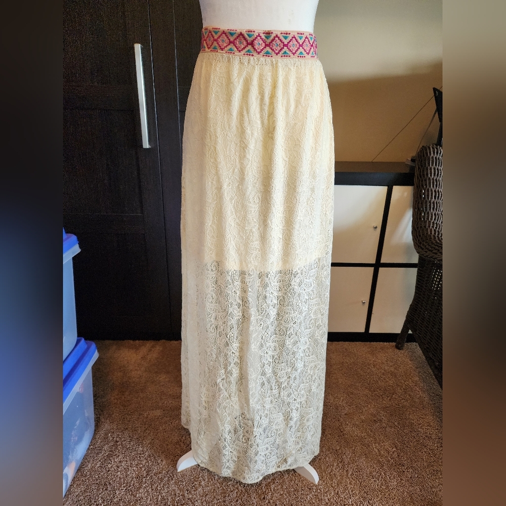 Cream lace skirt